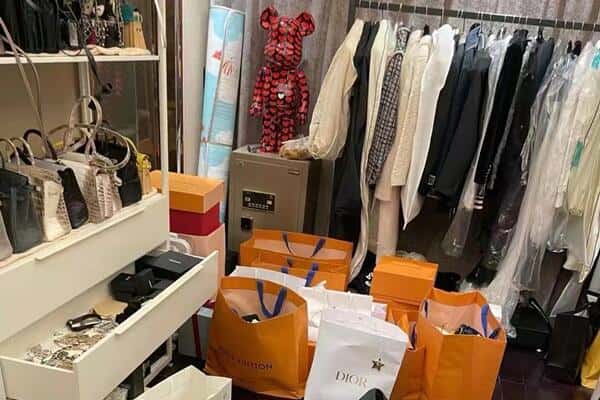 乌尔禾区回收一线品牌衣服